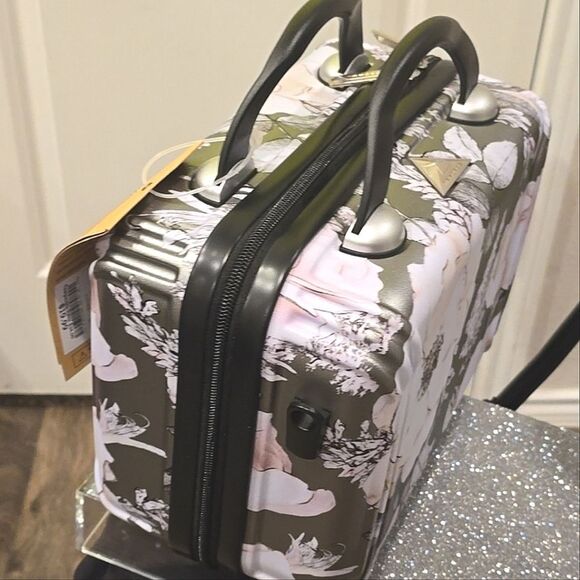 Triforce Elite Avignon Collection Hard Side Vanity Travel Case - Picture 8 of 9